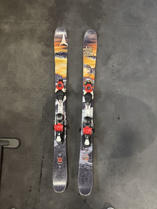 Narty dziecięce Atomic 133 cm + wiązania regulowane - freestyle