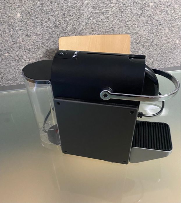 Maquina café Nespresso Pixie