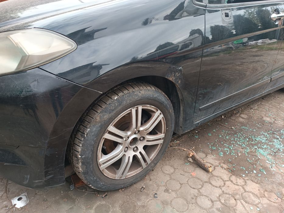 Honda FR-V mini van 6 osobowy w całości części dawca