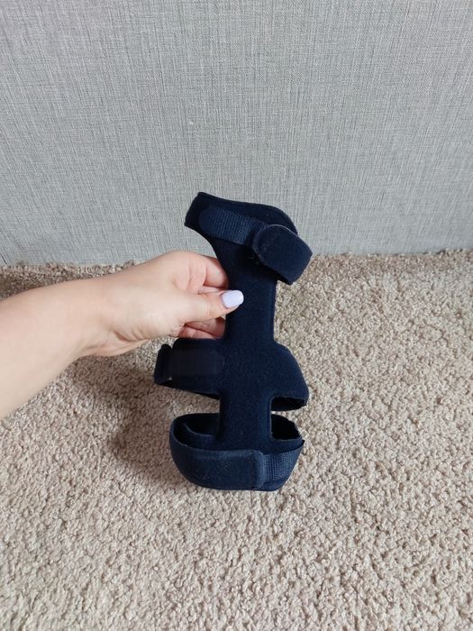 Лучезапястный ортез Bort Medical 112750, правый, синий. Размер M.