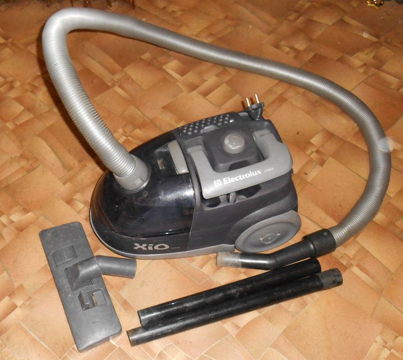 Пылесос, рабочее состояние