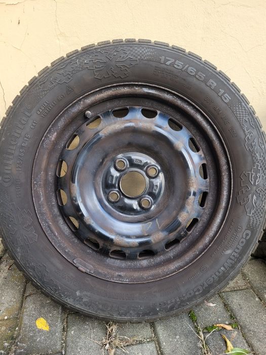 Komplet kół zimowych Toyota Yaris z czujnikami ciśnienia