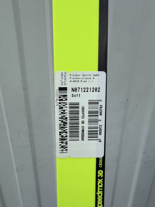 Класичні лижі Fisher нові
