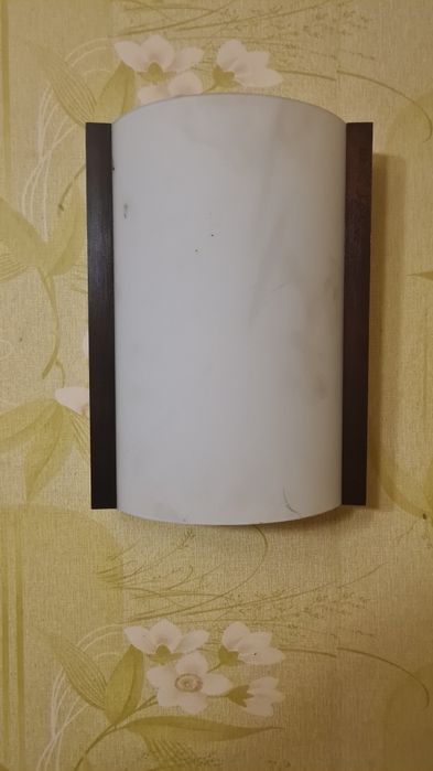 Люстри різні , бра різні