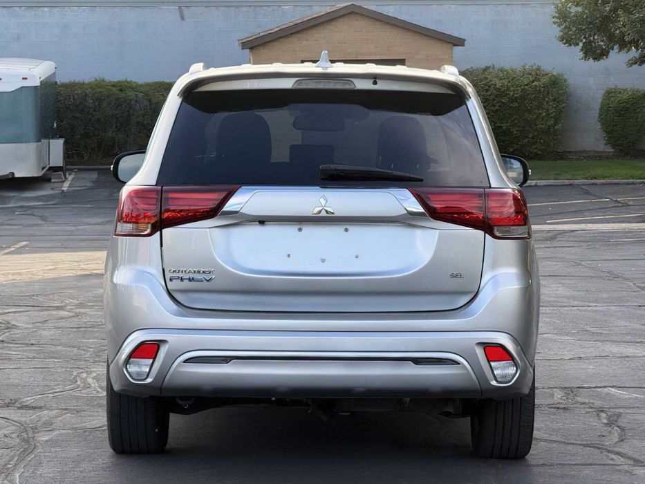 Mitsubishi Outlander PHEV SEL      2022