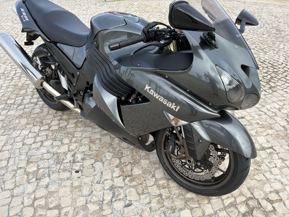 Kawasaki ZZR 1400 imaculada