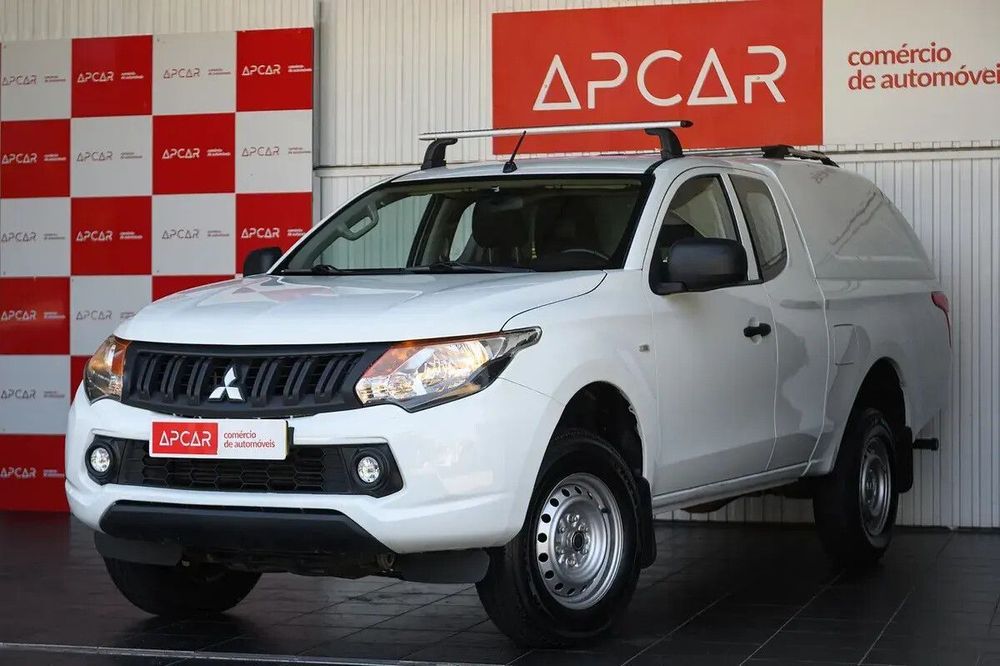 Mitsubishi L200 2.4 DI-D Club Invite Strakar Look 4WD