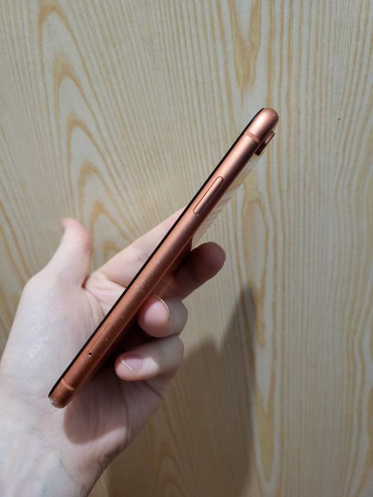 iPhone XR 64 ГБ Neverlock