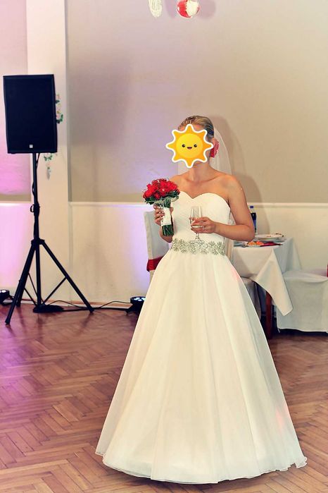 Suknia ślubna-skromna elegancja