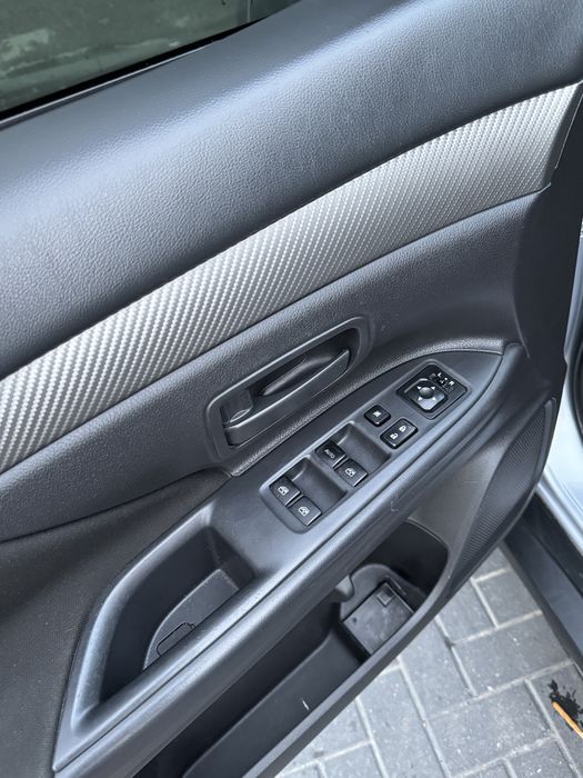 Mitsubishi  Outlander 4WD 2015 під ремонт КПП
