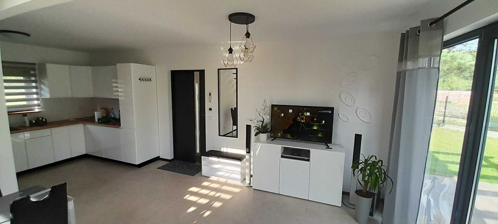 domek caloroczny na zgłoszenie Nowoczesna stodola 60m2 panele  sip-pol