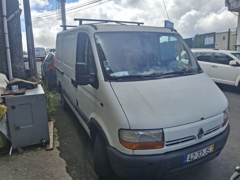 Carrinha Renault Master com revisão feita.

Do ano de 1998

Mudou em Fevereiro de 2026:
Kit de distribuição 
Alternador
Óleo 
Filtros

Está a circular