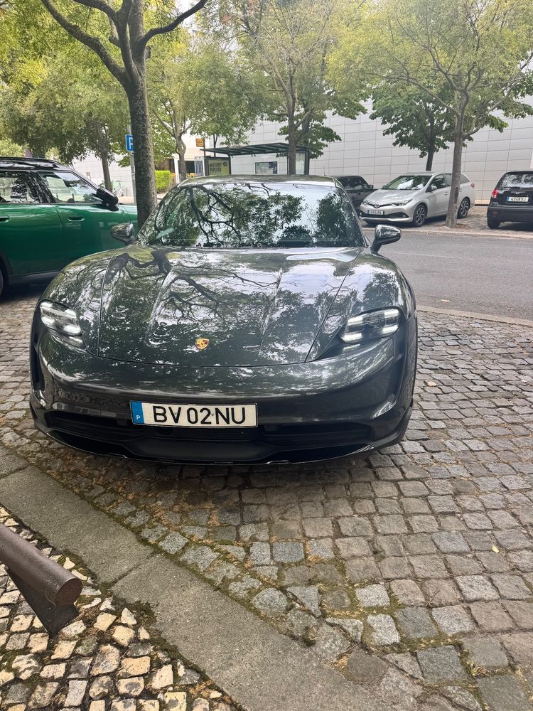 Porsche Taycan Cross Turismo 4