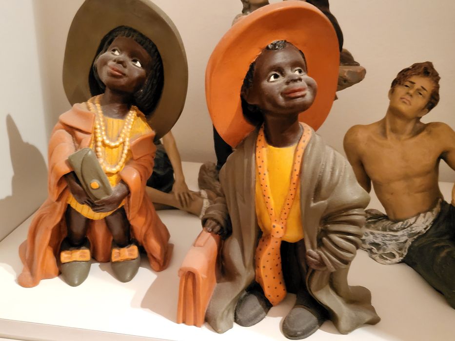 Figuras em Marfinite conjunto de duas.