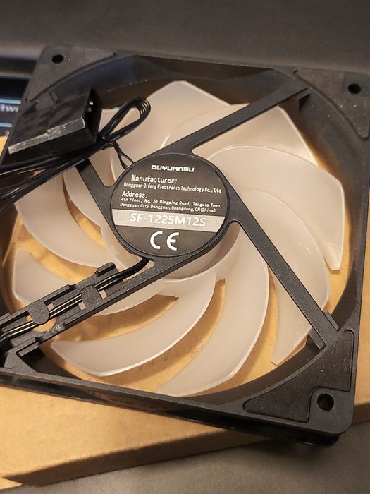 Nowy wentylator komputerowy RGB 120mm Molex