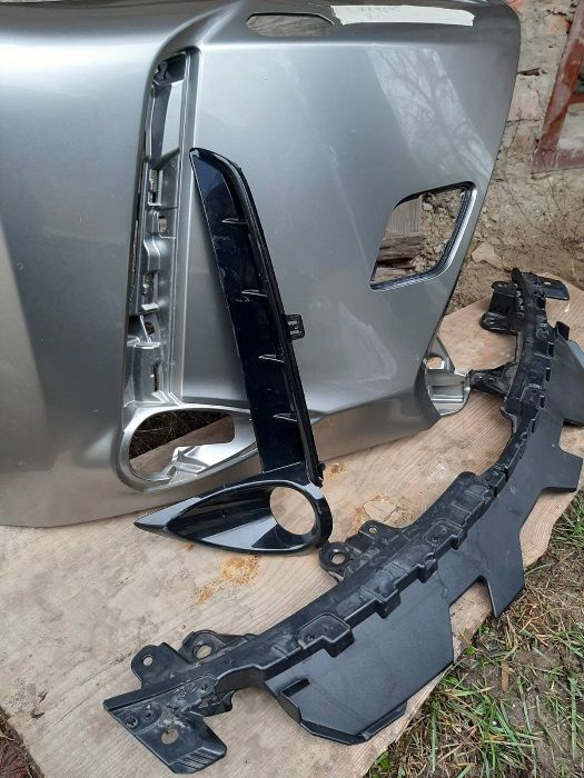 Передний бампер Lexus UX