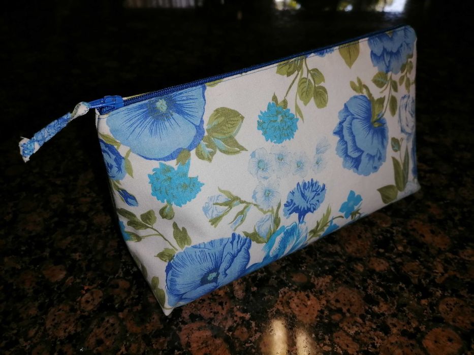 Bolsa necessaire estampado florido 02
