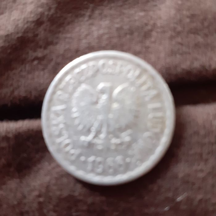 Sprzedam   1zł   z     1966roku.