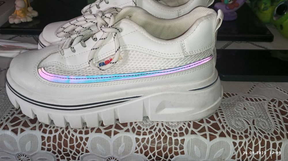 Красовки для девочки зимние в идеальном состоянии на утеплителе