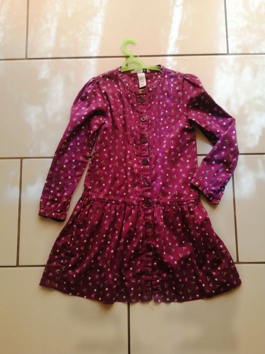 Fioletowa sukienka w kwiatuszki h&m 122