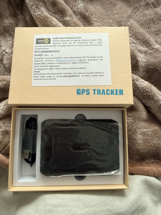 Gps z mikrofonem i bateria wbudowana