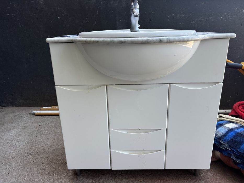 Lavatorio de wc branco completo