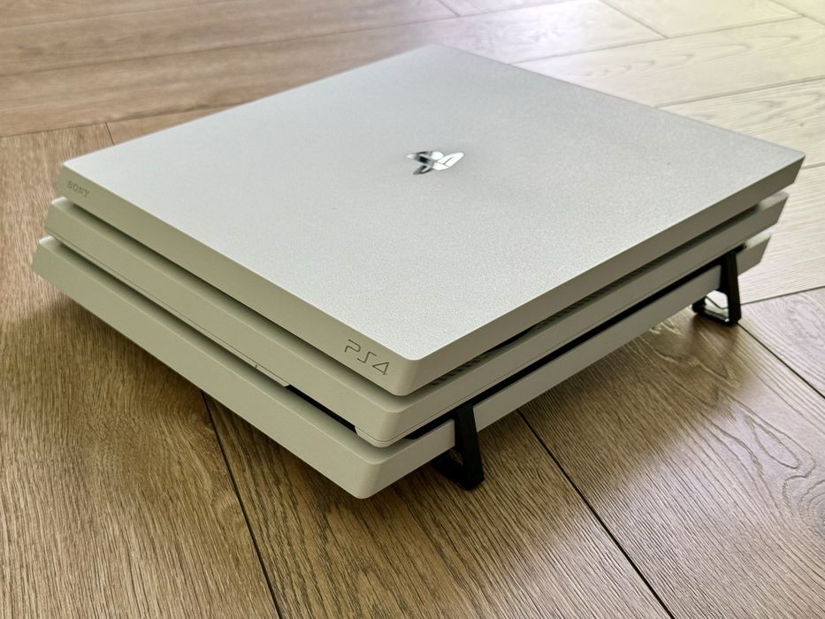 *** Konsola PS4 Pro * White * 1TB * 2 pady * BDB Stan * Komplet ***