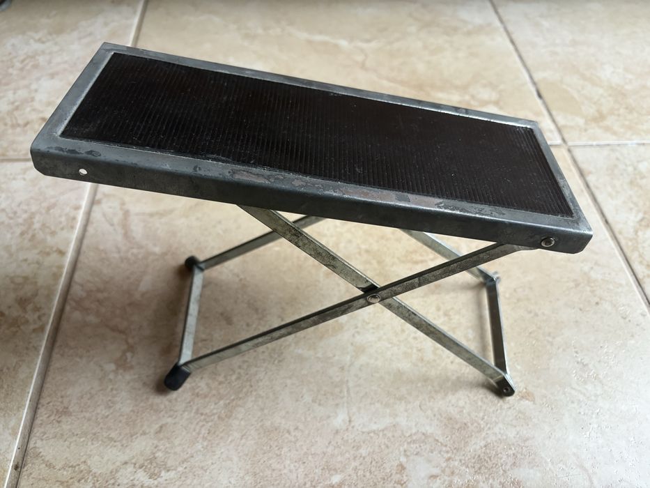 Acessórios de música (Pitch-Pipe guitarra + Diapasão + apoio de pé]