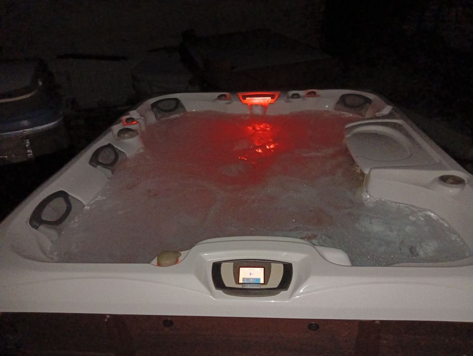 Jacuzzi Sundance Spas. Usługi