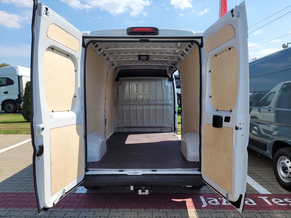 Zabudowa przestrzeni ładunkowej Fiat Ducato Opel Movano Citroen Jumper