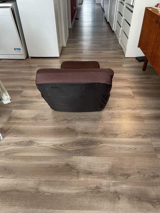 Cadeira de chão ajustável Area Store – design e confortável