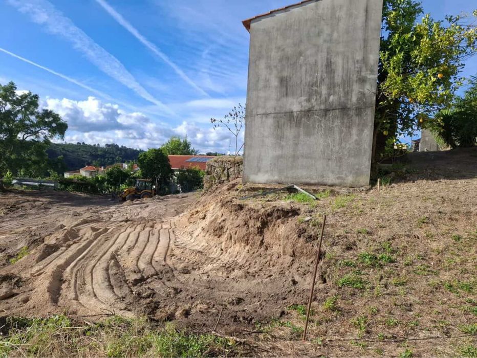 Terreno 4100m2 com possibilidade de construção.