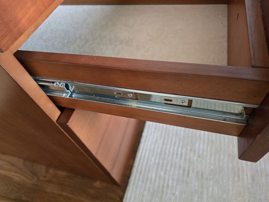 Secretária cerejeira