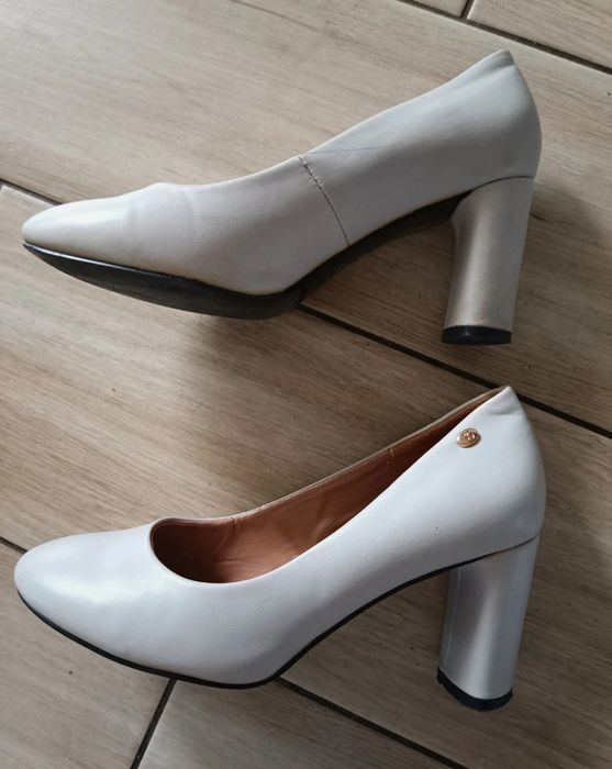 Warto! Buty czółenka - 2 pary, szare rozm.37 + laczki gratis