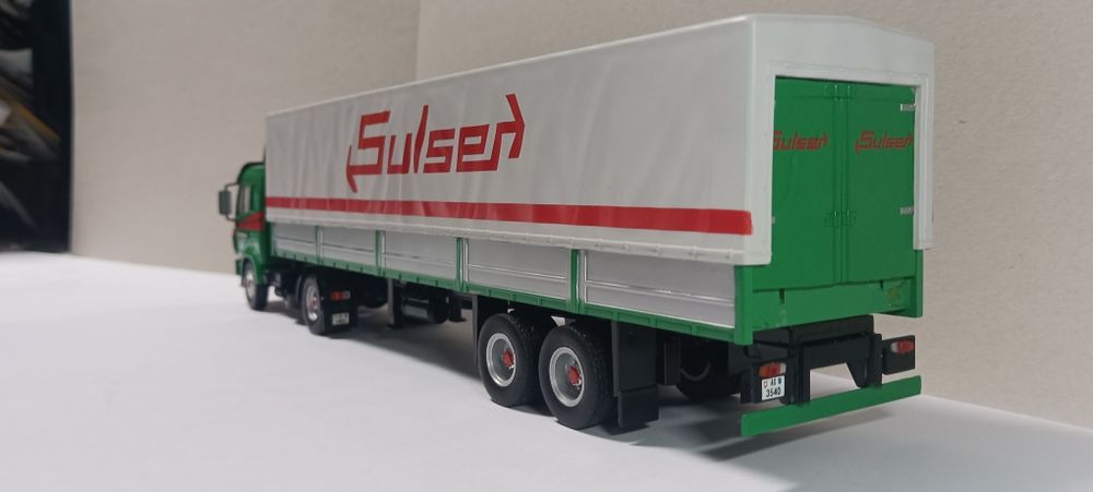 Camião Mercedes 1/43