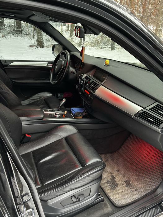 Продам BMW X5 e70 срочно !!