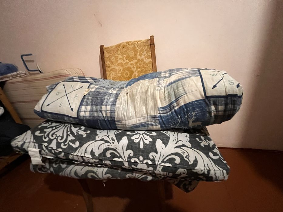 Диван матраци безкоштовно трюмо радянське