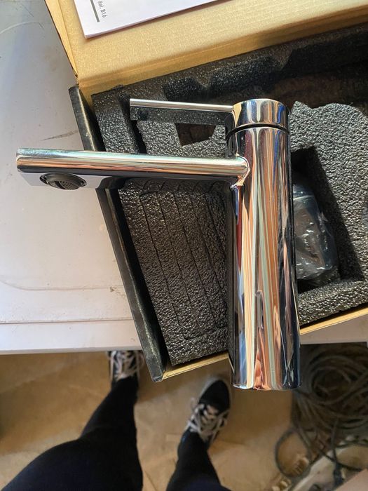 New Basin Faucets and Shower Base64310008049025123