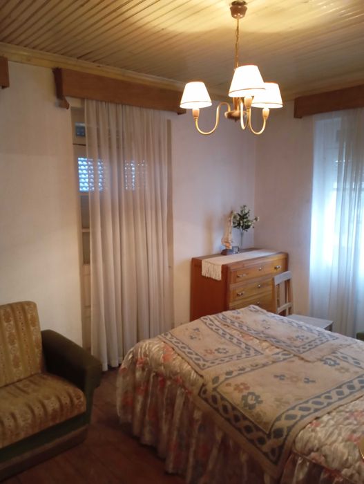 Linda casa de aldeia, com 3 andares - Pronta a entrar.