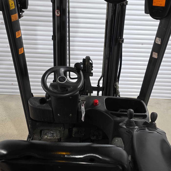 Empilhador Linde e16 - 1600kg Torre Triplex Elevação Livre