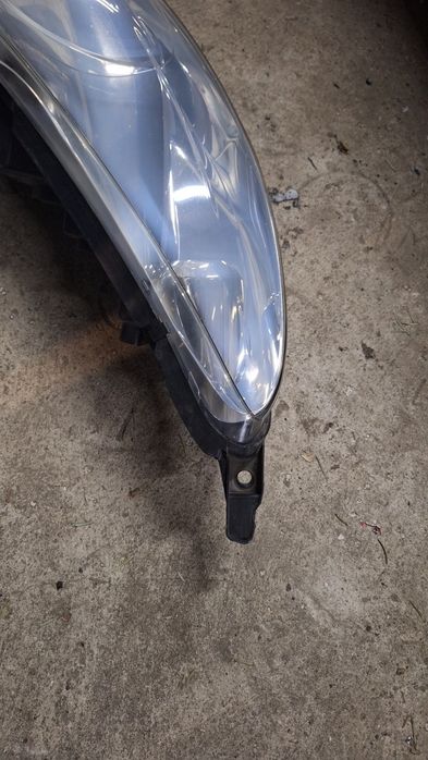 Lampa prawy przód Peugeot 407