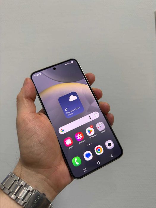 Продам Samsung Galaxy S24 8/128GB Black