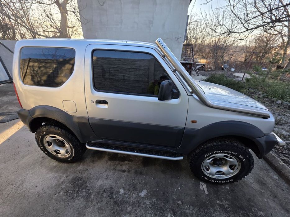 Продам автомобиль Suzuki Jimny.