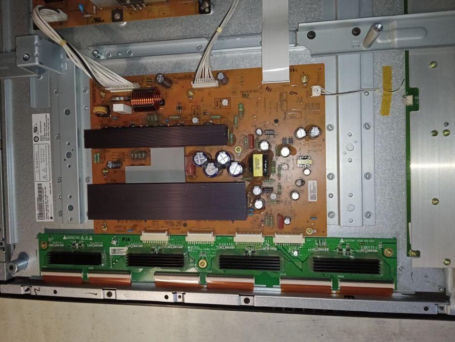 Продається плазма LG 42PQ6000,42 дюйми на запчасти.