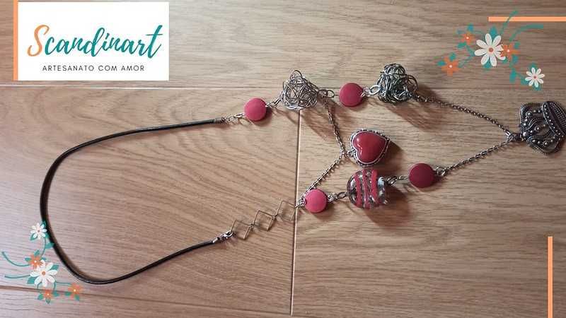 Colares metal e renda