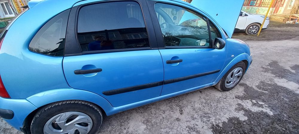 Машина хечбек  Сітроен С3