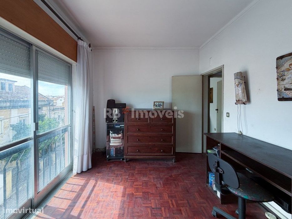 Apartamento T2 c/ Varanda - no Entroncamento