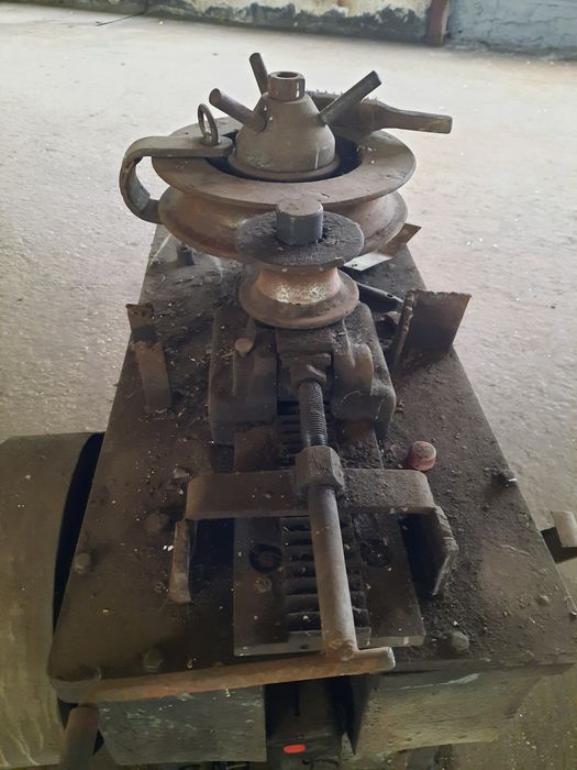 Станки для нестандартних металовиробів