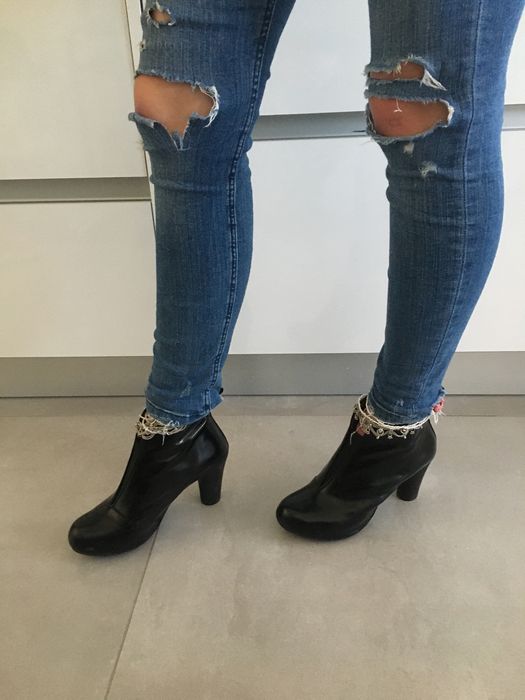 Botas pretas salto marca Dysfunctional