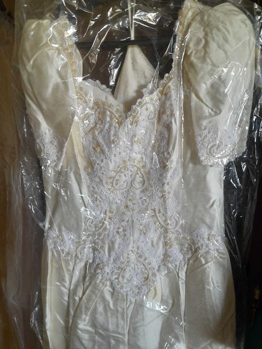 Vestido de noiva bege